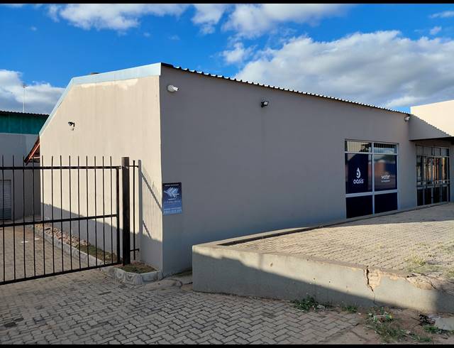 3,569M² BUSINESS CENTRE FOR SALE IN FUTURA INDUSTRIAL